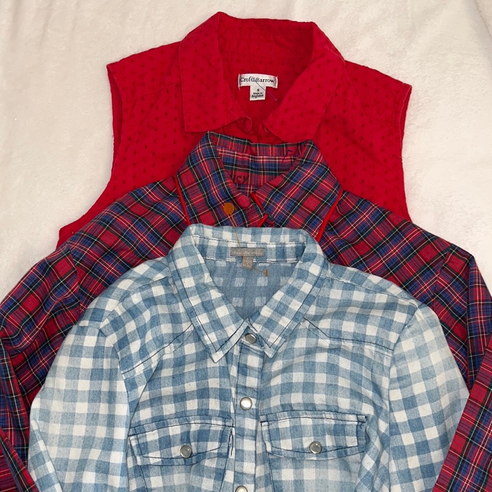 3 shirt bundle. Size small. Button ups. Patriotic colors! Sooo cute and comfy!